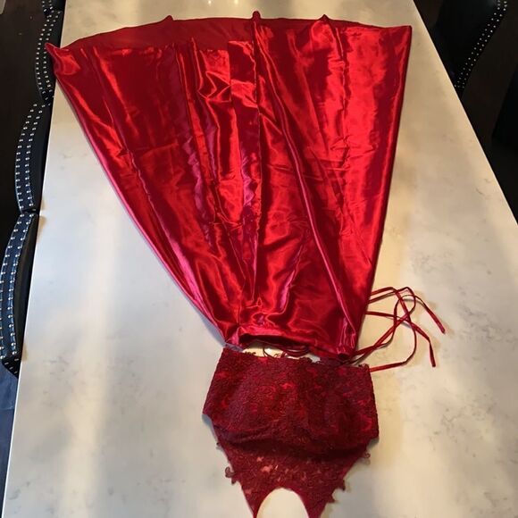 Women’s Gorgeous Red Formal Bridal Dress Two Pieces - Bodice and Skirt Size XS - Picture 5 of 13